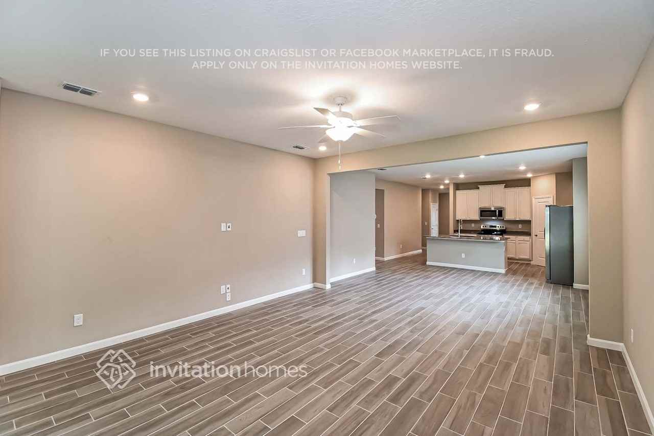 2433 Laylas Way - Photo 4 of 16