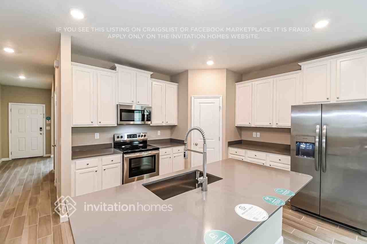 2433 Laylas Way - Photo 6 of 16