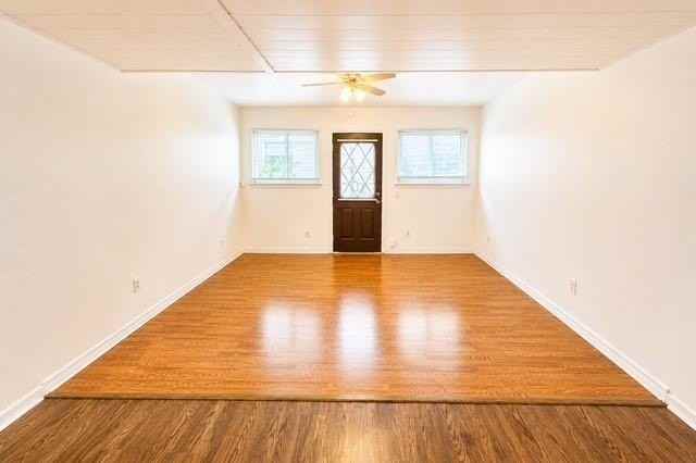 3423 Delaware Ave - Photo 4 of 12