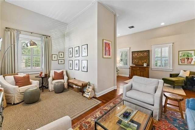 818 Constantinople St - Photo 5 of 25