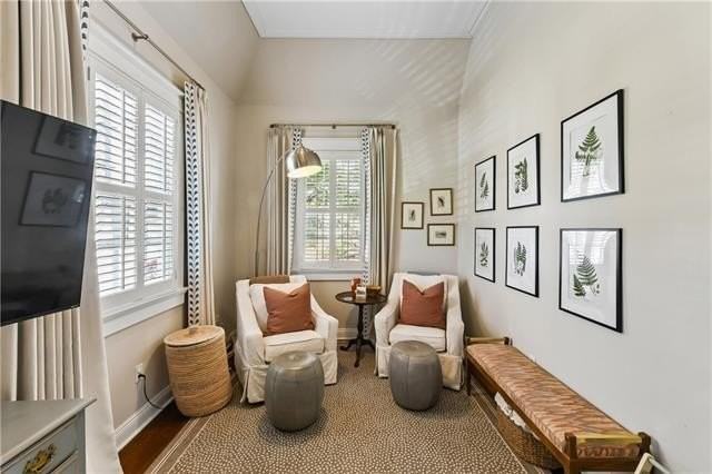 818 Constantinople St - Photo 6 of 25