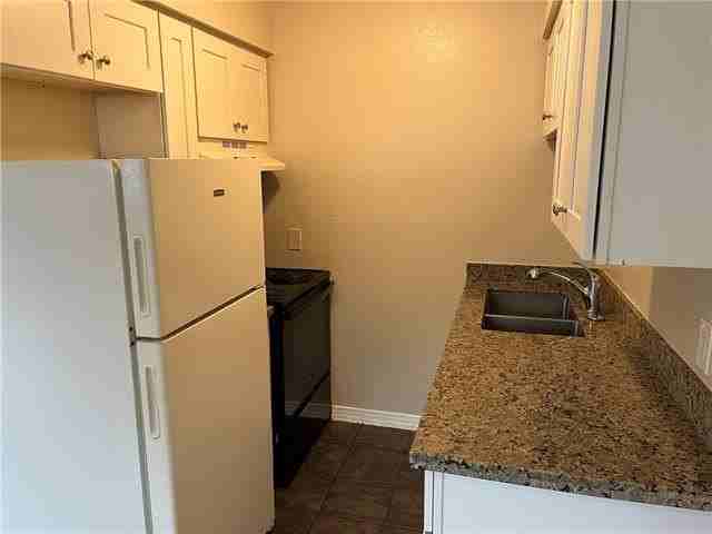 2304 Harvard Ave #4 - Photo 3 of 7