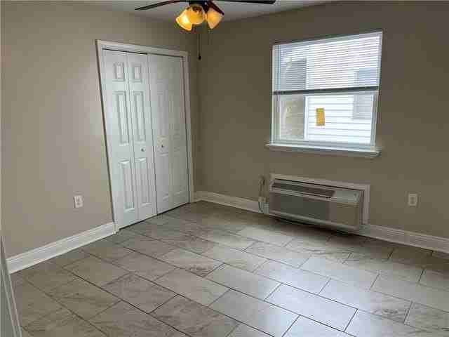 2304 Harvard Ave #4 - Photo 5 of 7