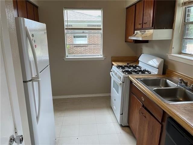 2504 Longwood Dr #A - Photo 4 of 6
