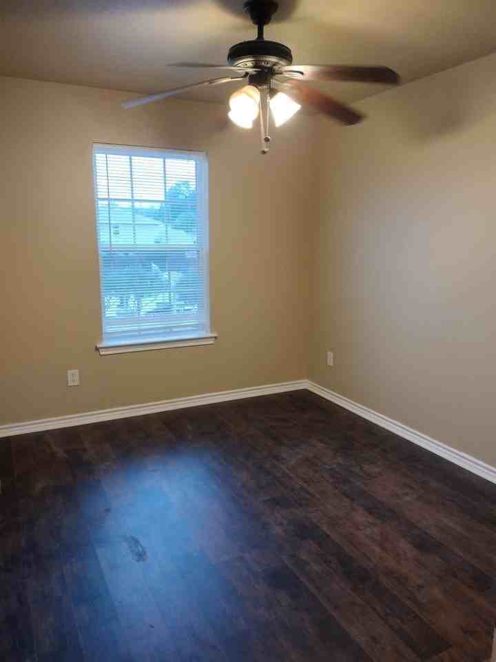 1106 Parkway Trl - Photo 7 of 11