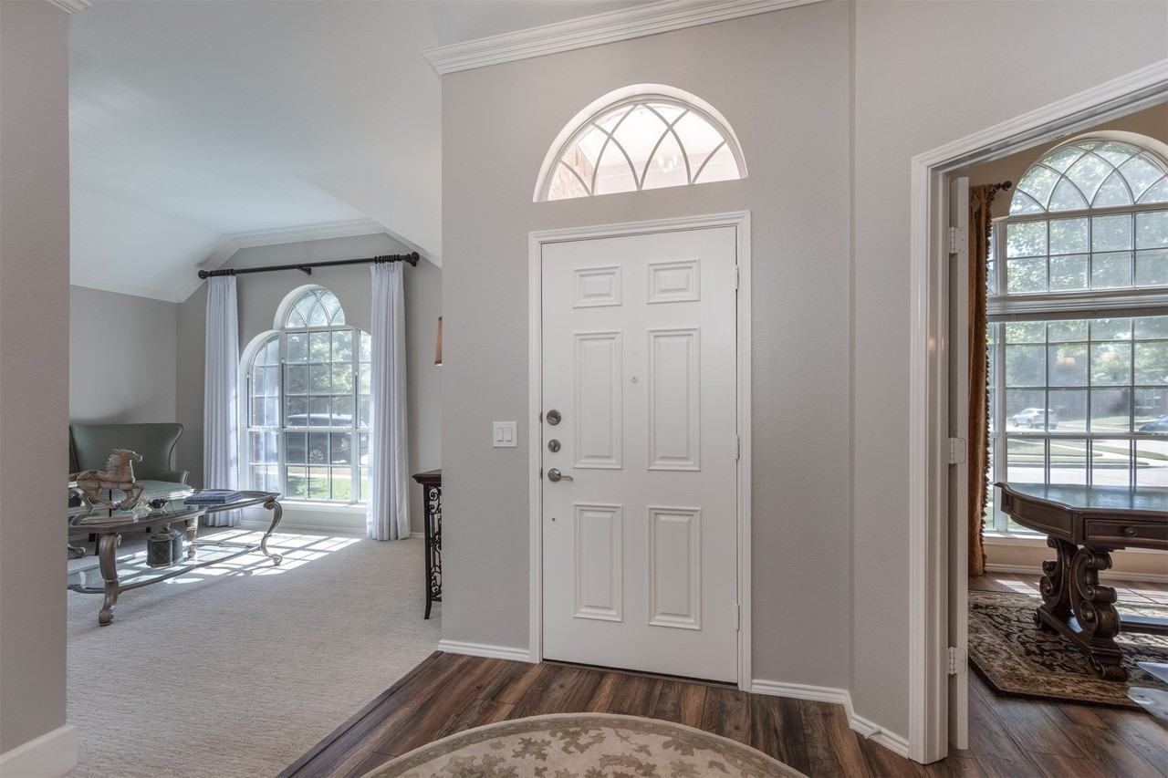10808 Paisano Dr - Photo 3 of 19