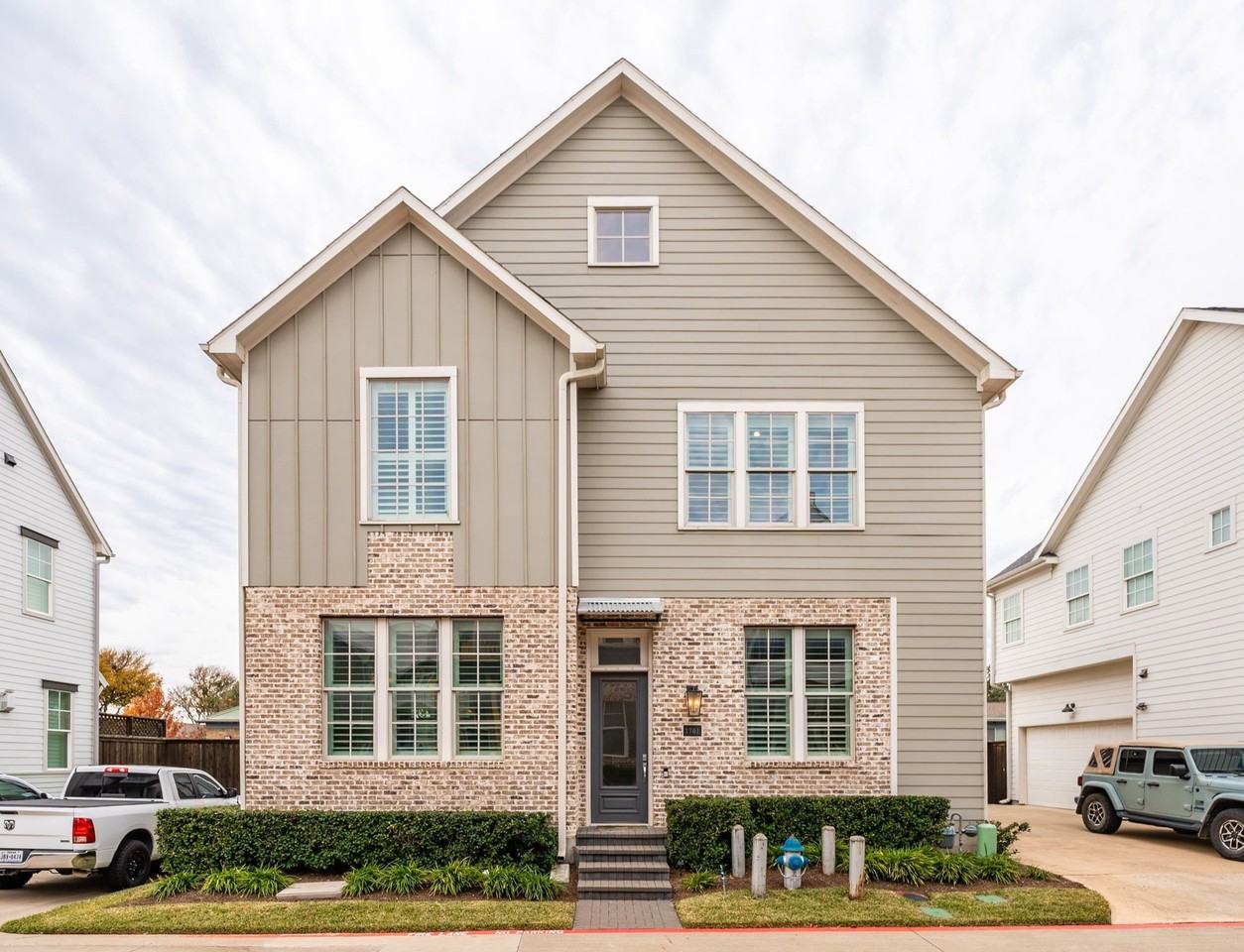 1701 Millsap Ln