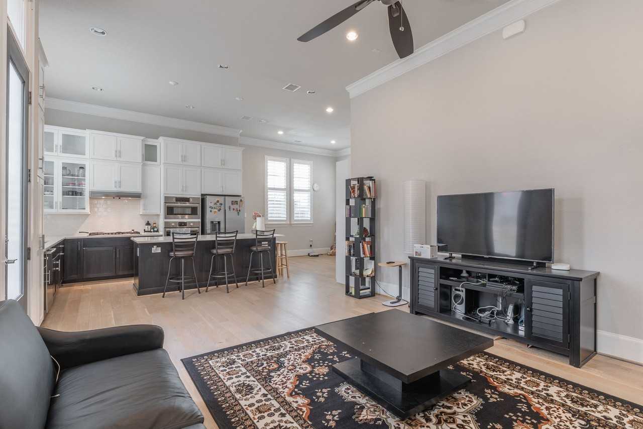 1701 Millsap Ln - Photo 7 of 27