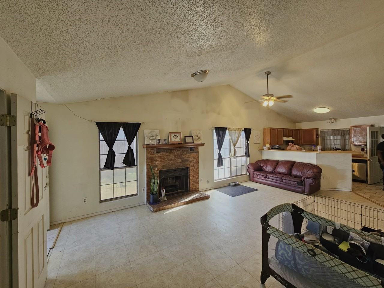 817 Colchester Dr - Photo 5 of 13