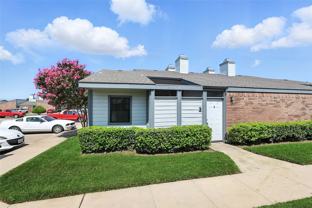 640 Bellaire Dr #B - Photo 1 of 1