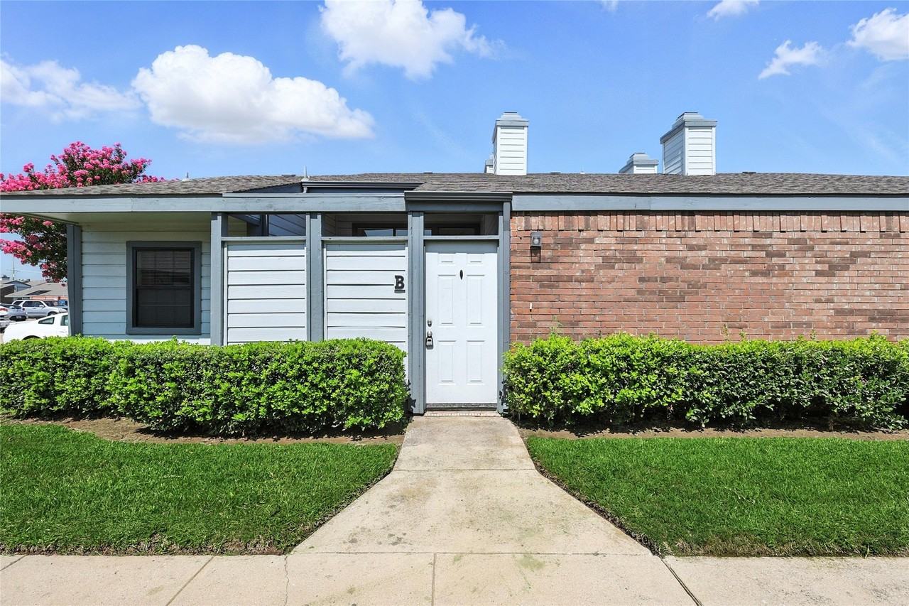 640 Bellaire Dr #B - Photo 2 of 24