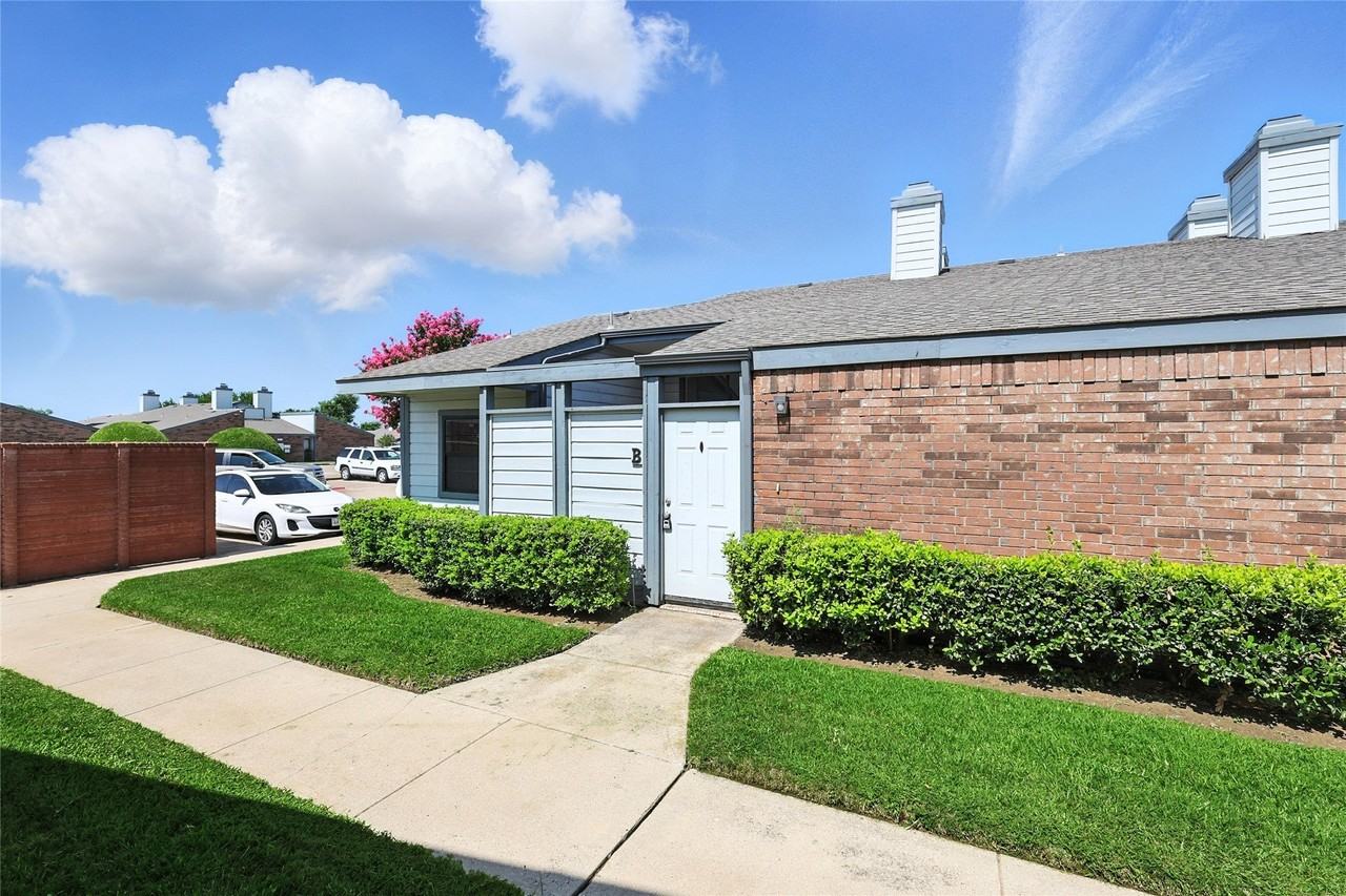 640 Bellaire Dr #B - Photo 3 of 24