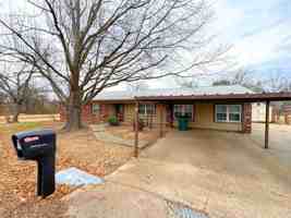 featured image of 200 Cedar Ln