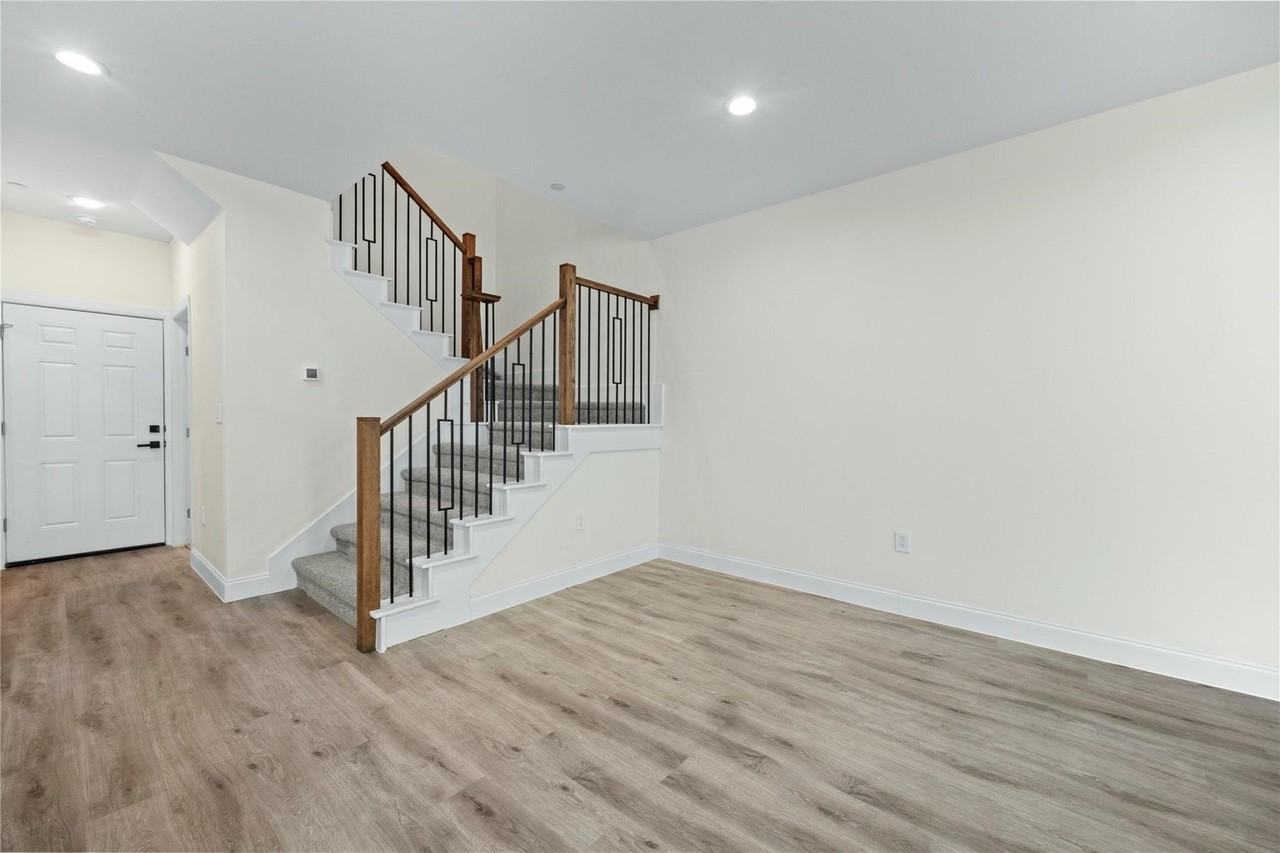 6238 Dewitt St - Photo 5 of 21