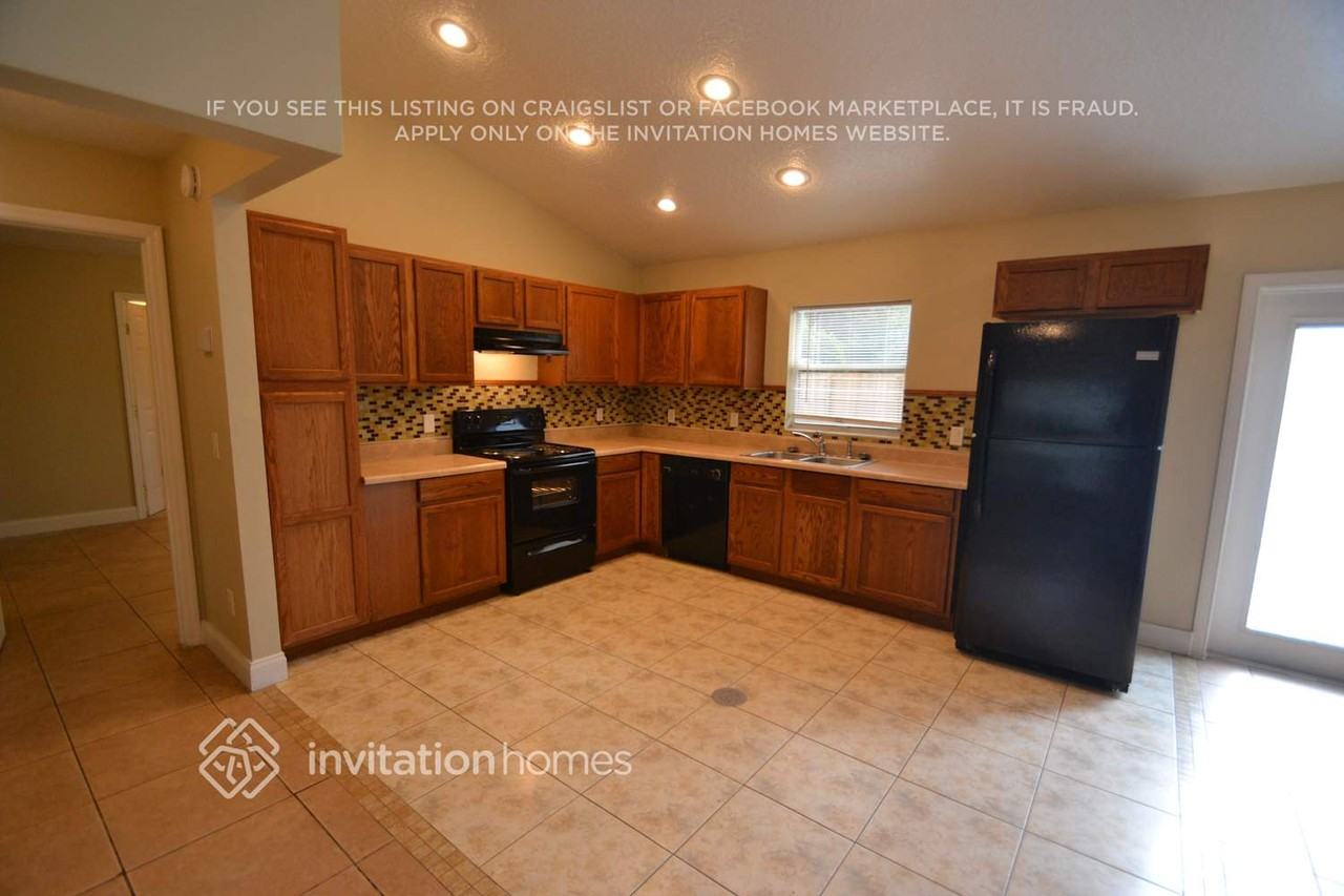 1808 Courtland Blvd - Photo 4 of 9