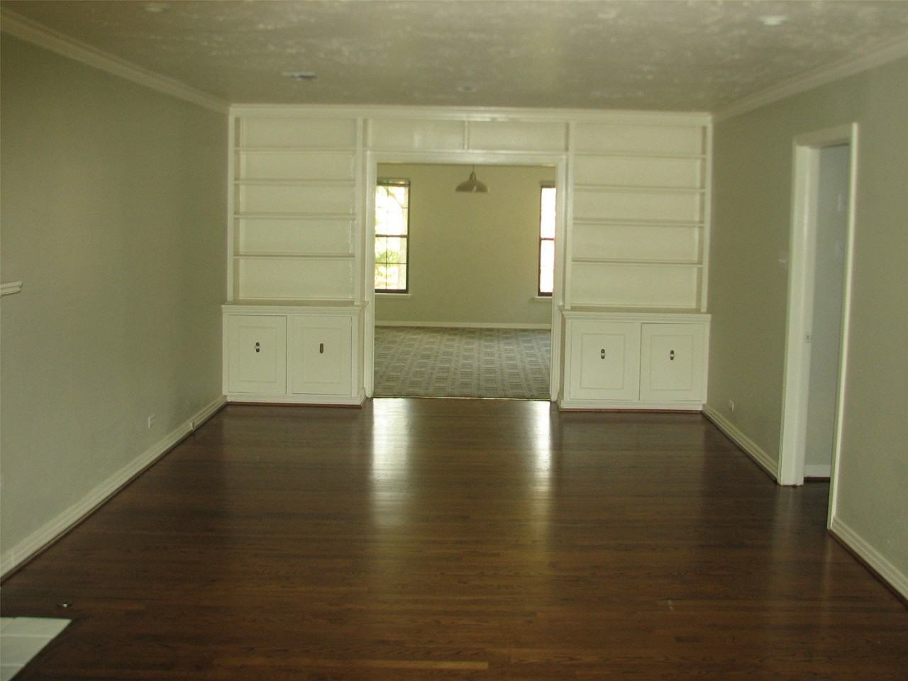 10943 Desdemona Dr - Photo 3 of 9
