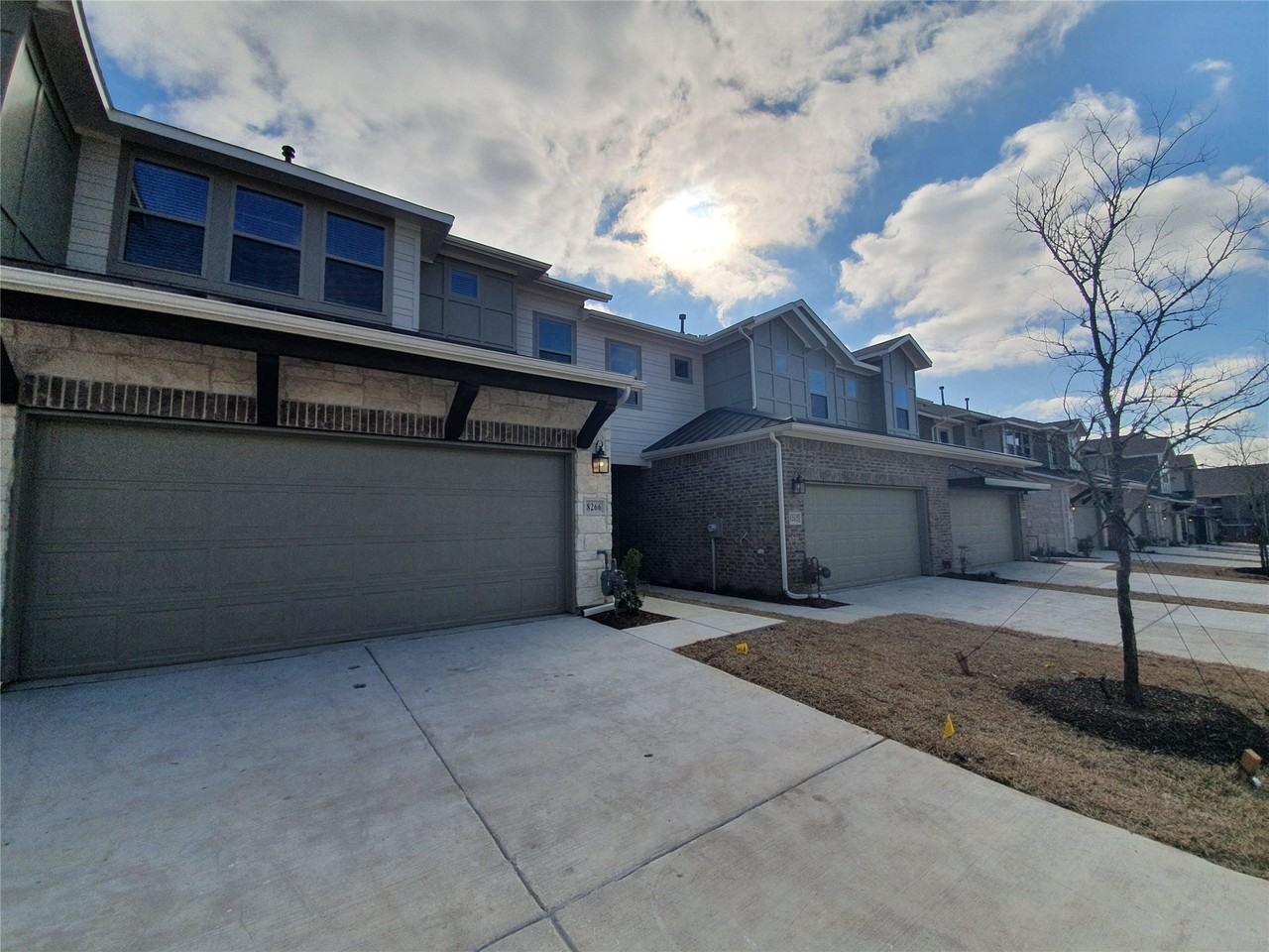 8266 Primrose Way - Photo 3 of 29