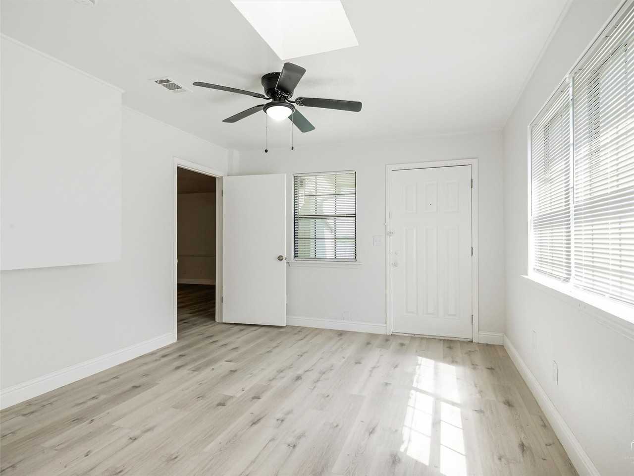 4314 Arrowwood St - Photo 7 of 20