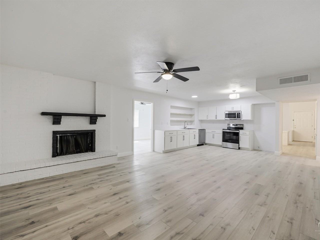 4314 Arrowwood St - Photo 2 of 20