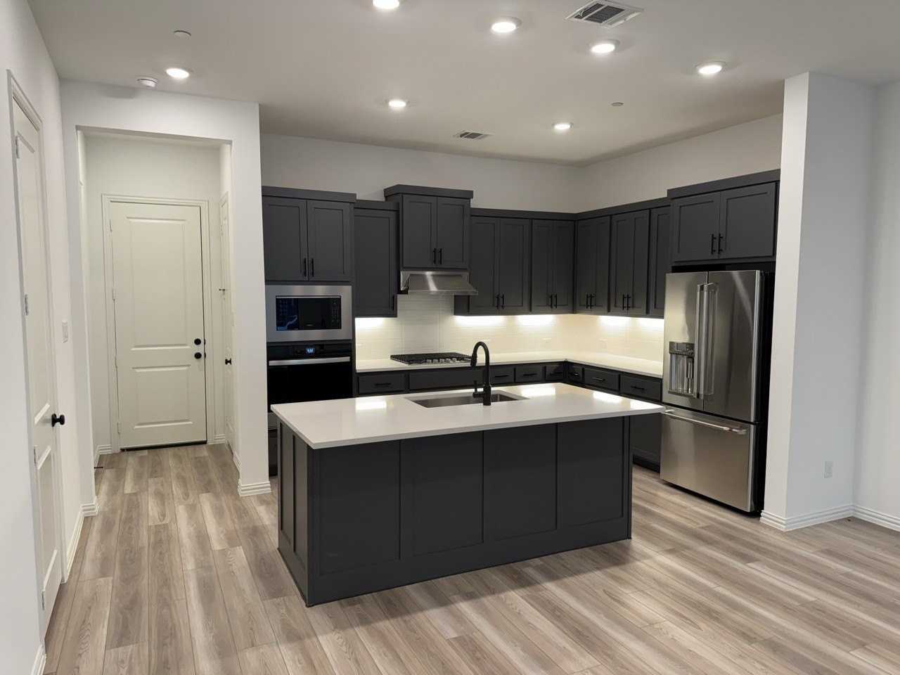1289 Doris May Dr - Photo 4 of 37