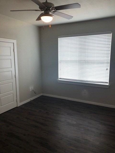 2309 N Elm St - Photo 6 of 8