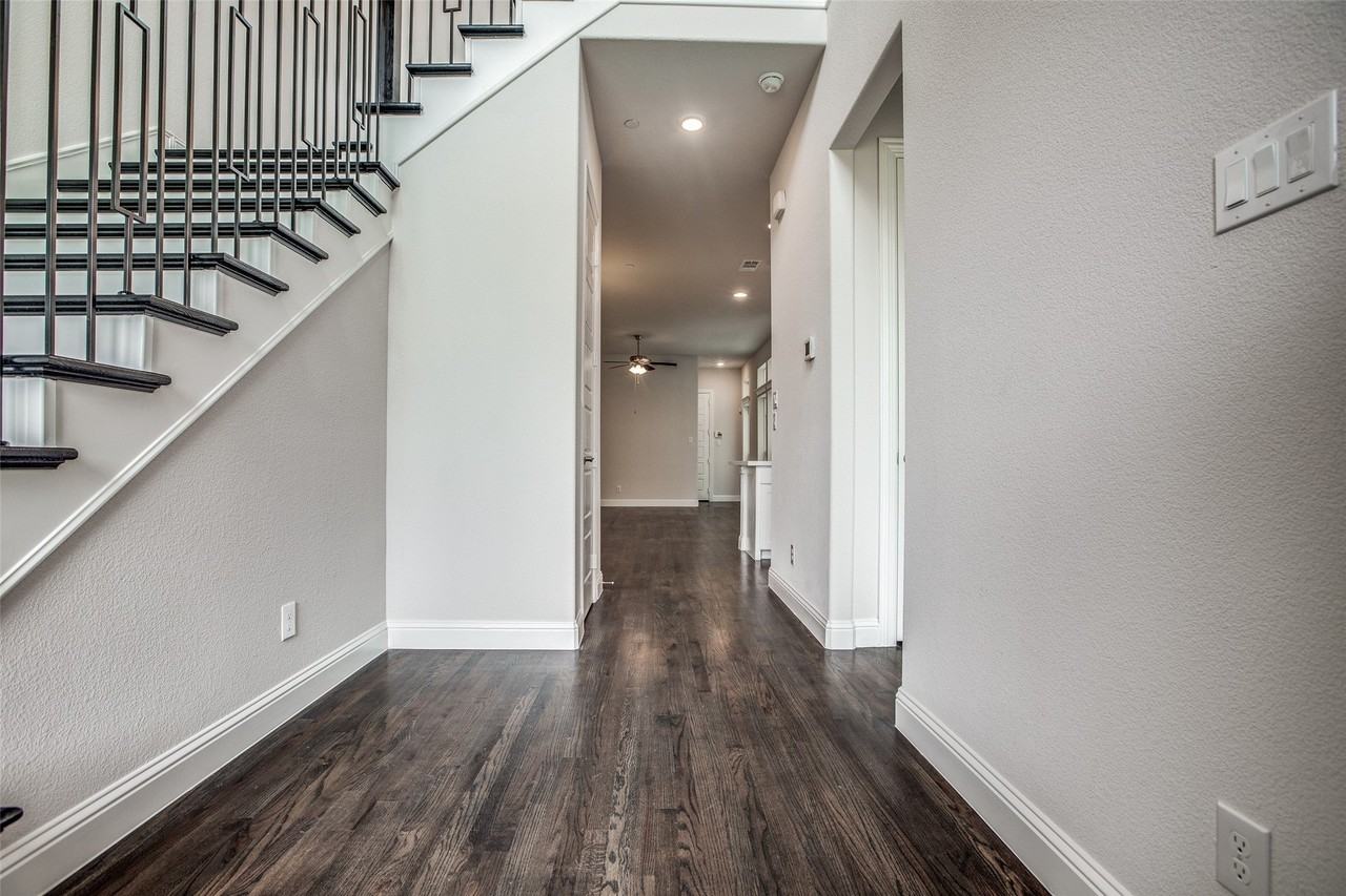 4944 Mckinney Hollow Dr - Photo 3 of 25