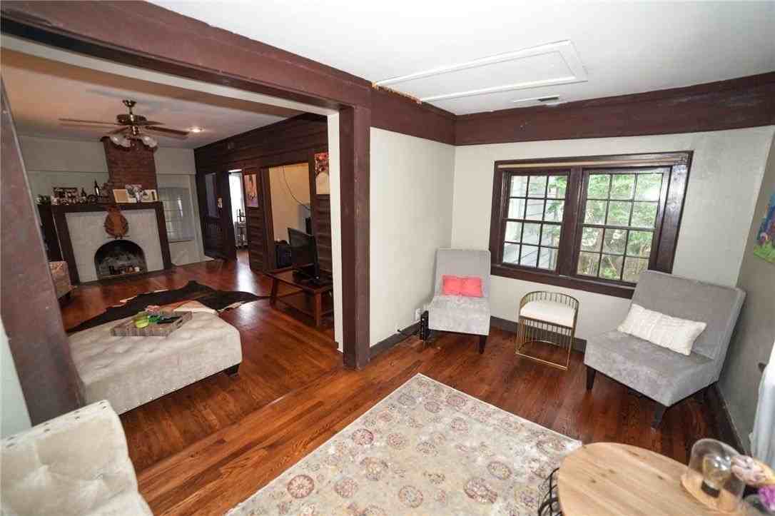4038 Roswell St - Photo 6 of 11