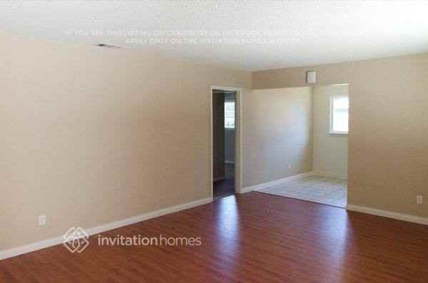 4975 N E St - Photo 4 of 15