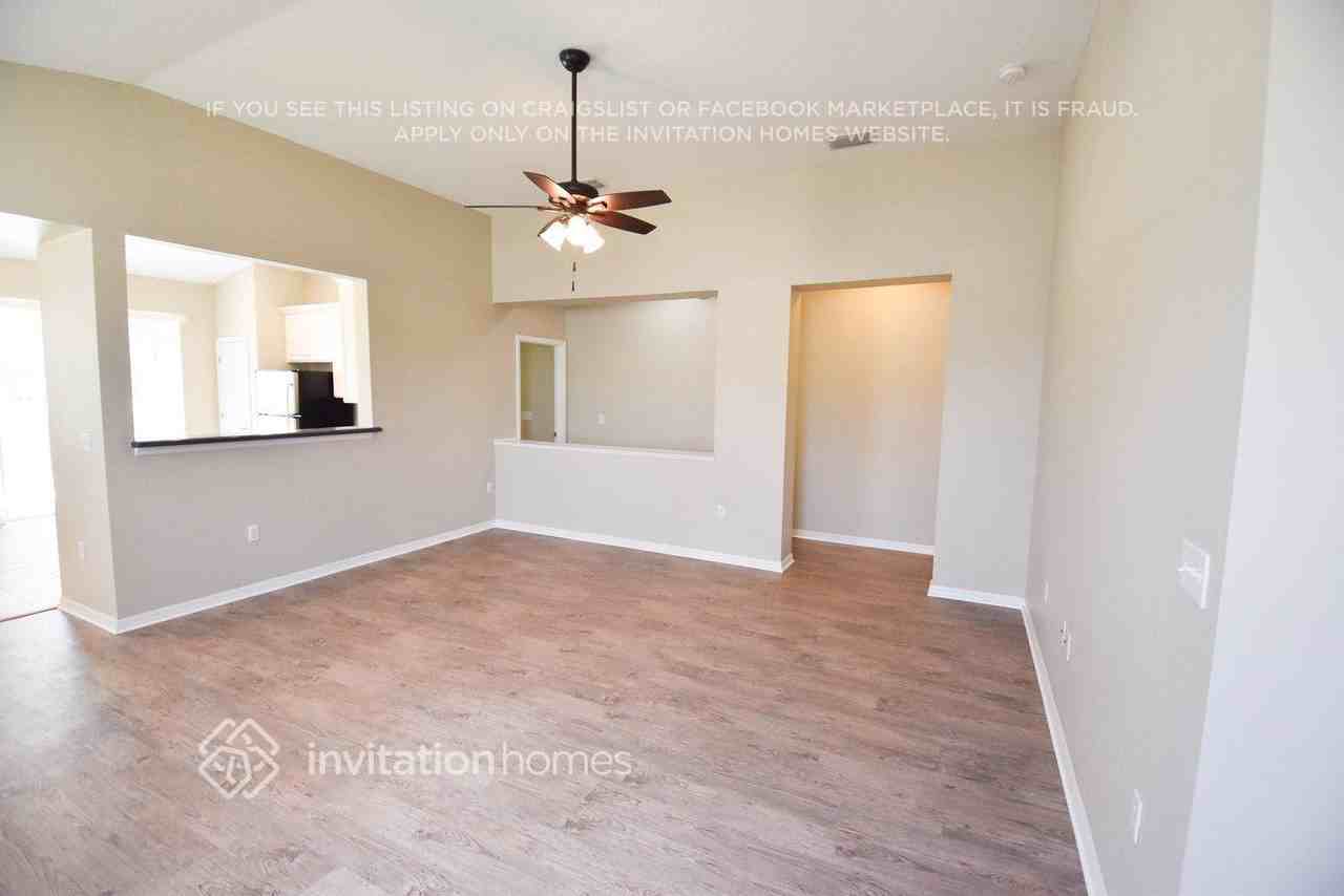 6860 Lake Eaglebrooke Dr - Photo 3 of 12