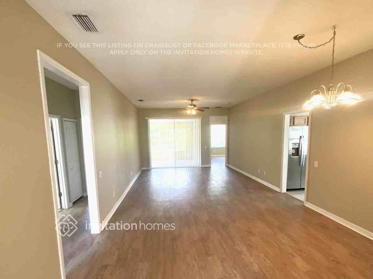 528 Wexford Dr - Photo 2 of 13