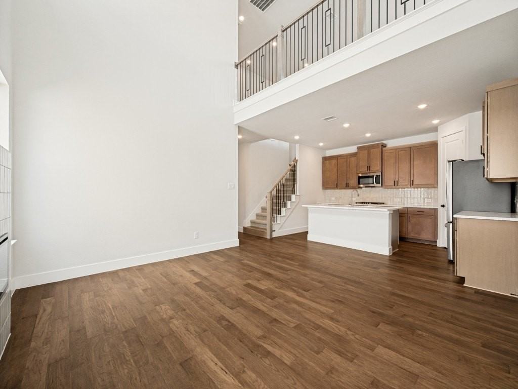 7342 Farley St - Photo 5 of 25