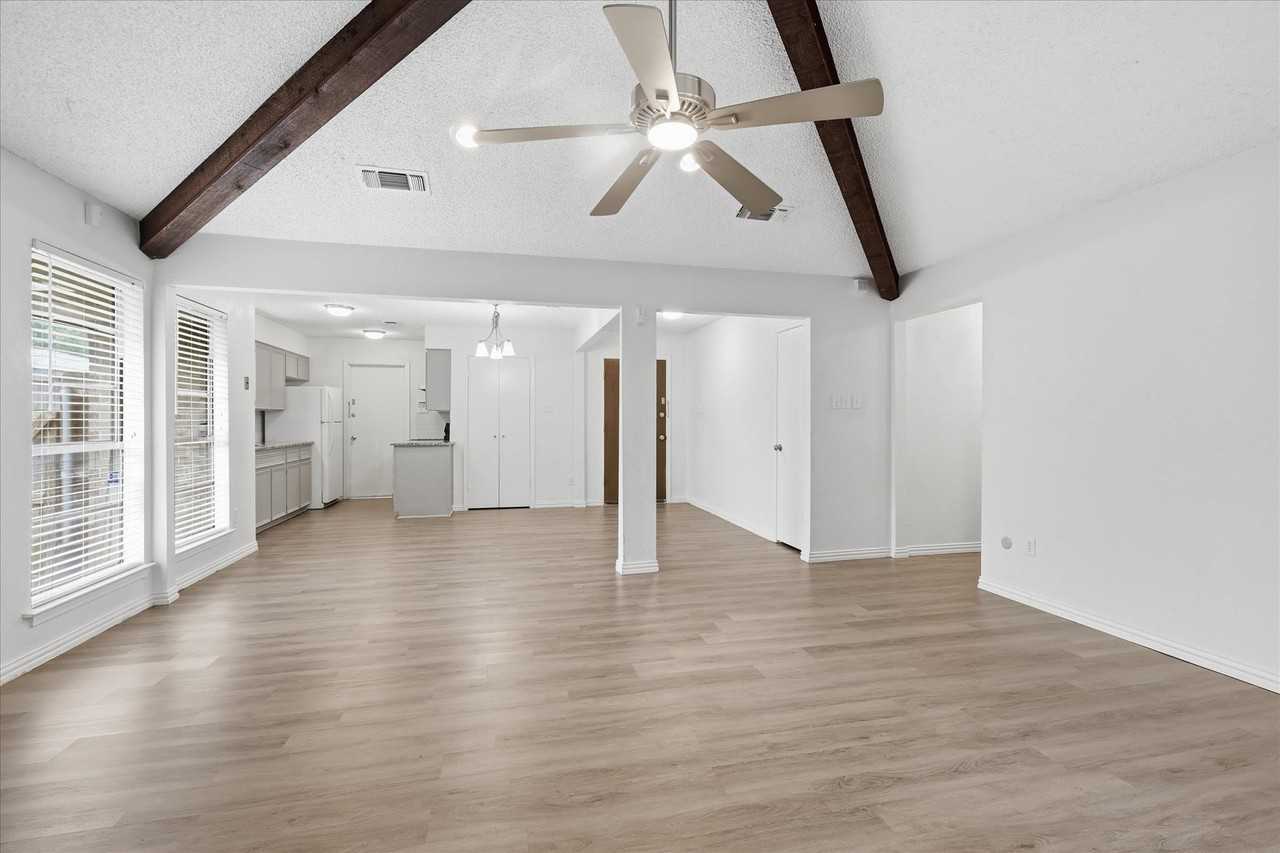 7208 Misty Meadow Dr S - Photo 7 of 31