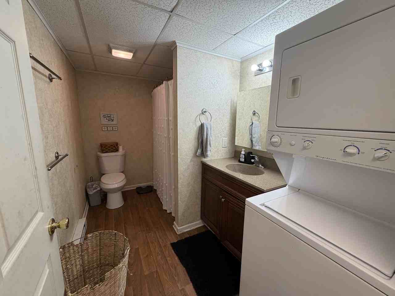 1543 N Reading Rd #1 - Photo 3 of 10