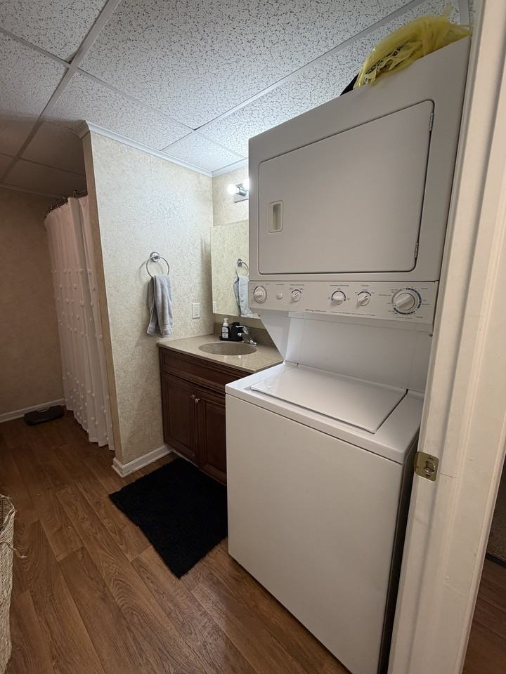 1543 N Reading Rd #1 - Photo 4 of 10