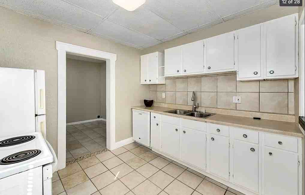 1126 Fremont Ave #1 - Photo 4 of 8