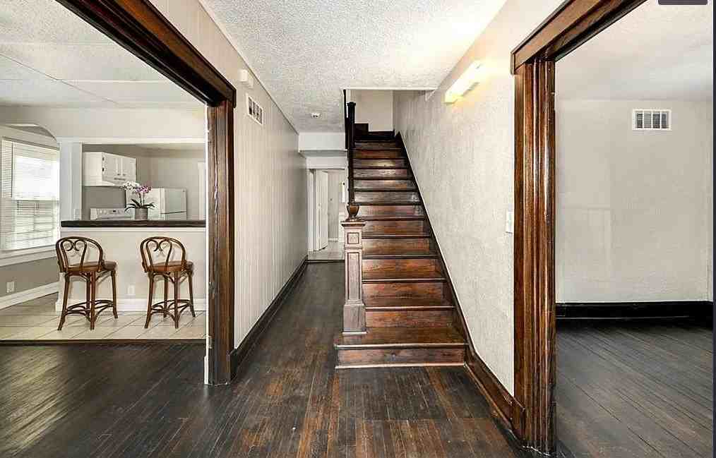 1126 Fremont Ave #1 - Photo 6 of 8