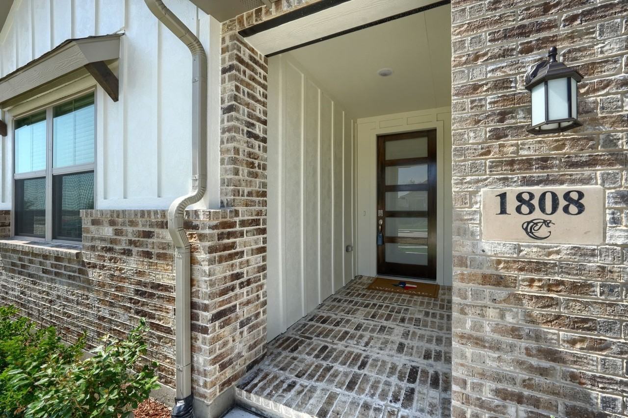 1808 Willowhurst Ln - Photo 3 of 32