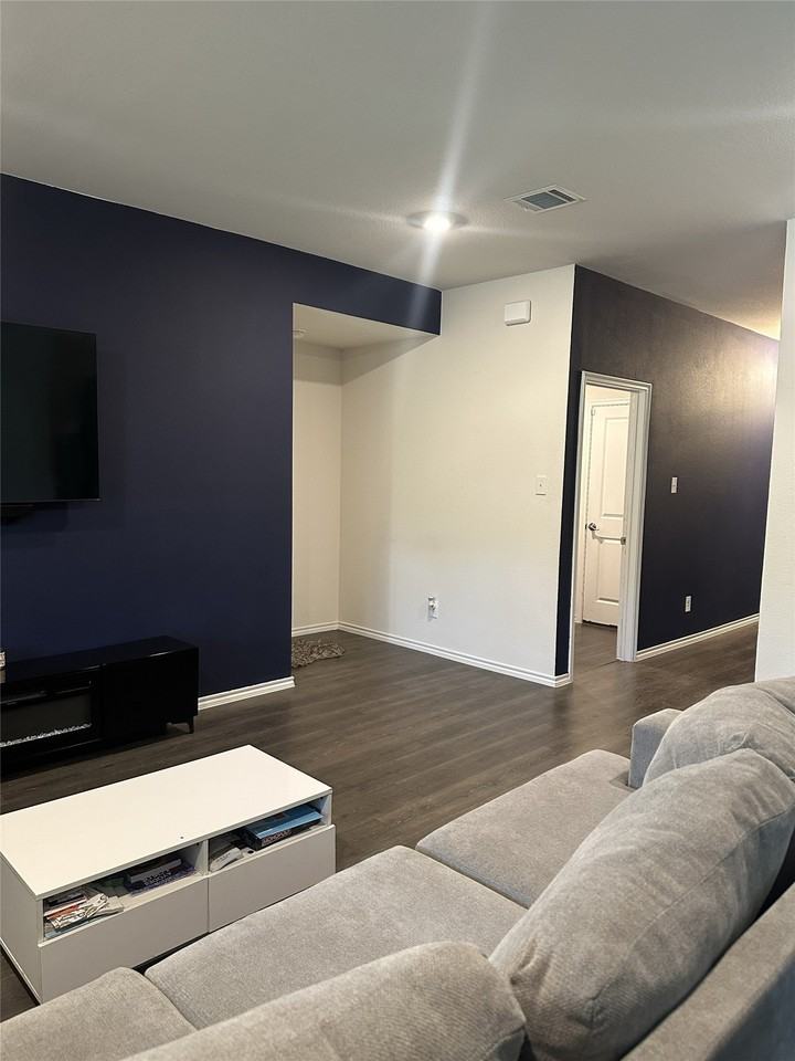 125 Smarty Jones St - Photo 4 of 22
