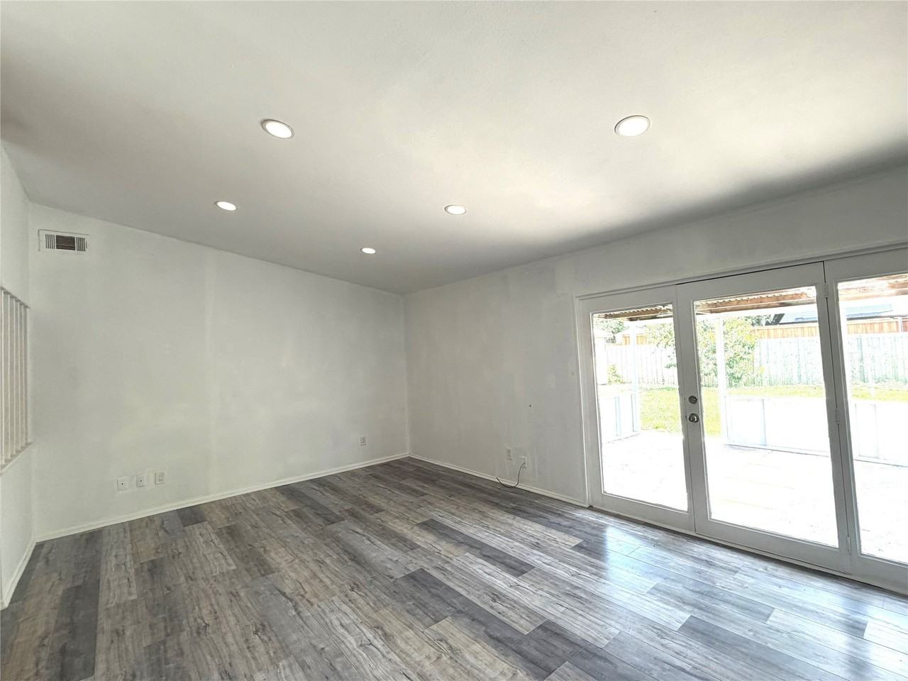 4718 Bethany Dr - Photo 4 of 7
