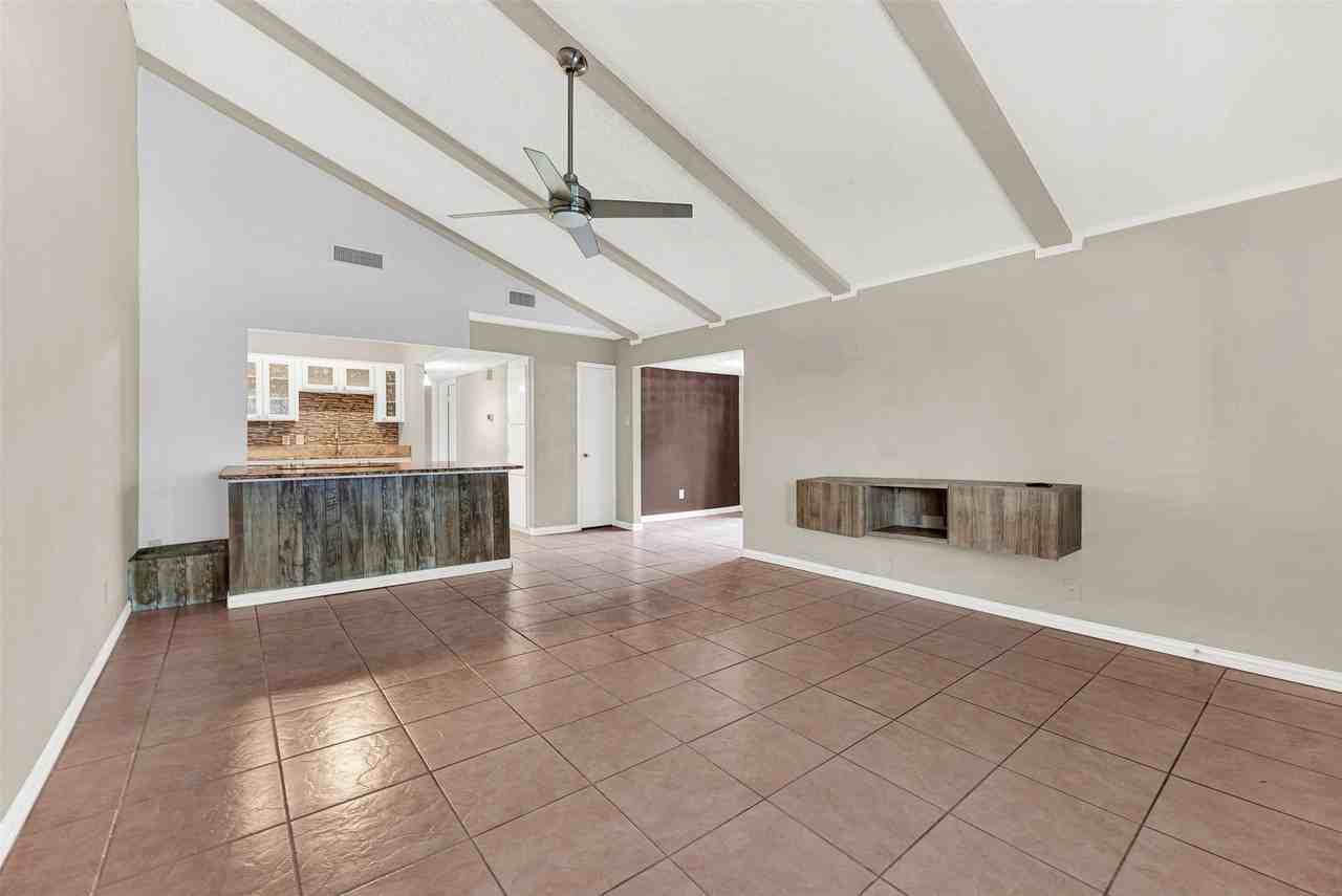 2655 Via Cordova - Photo 6 of 34