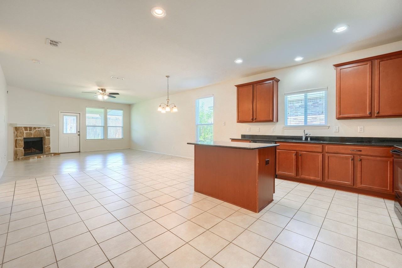 10233 Pyrite Dr - Photo 6 of 25