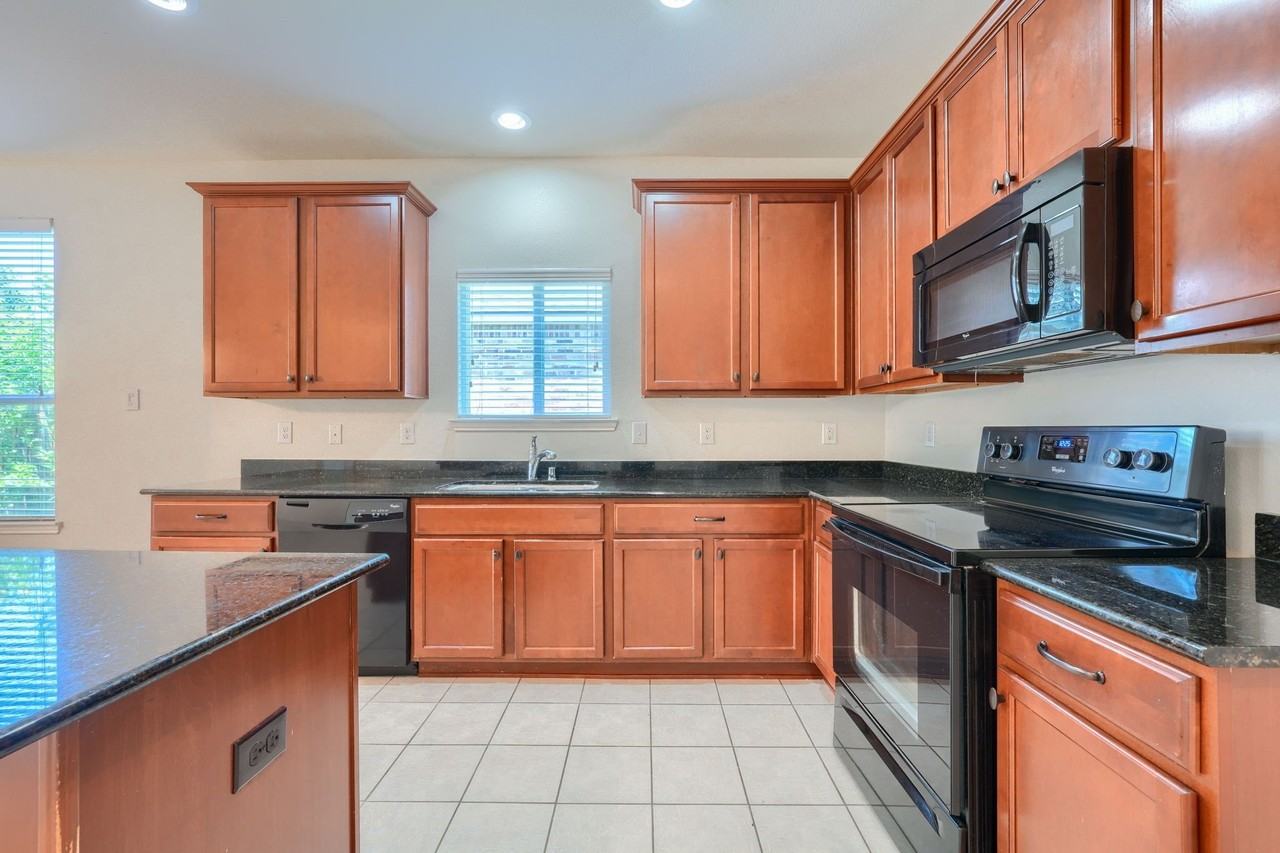 10233 Pyrite Dr - Photo 7 of 25