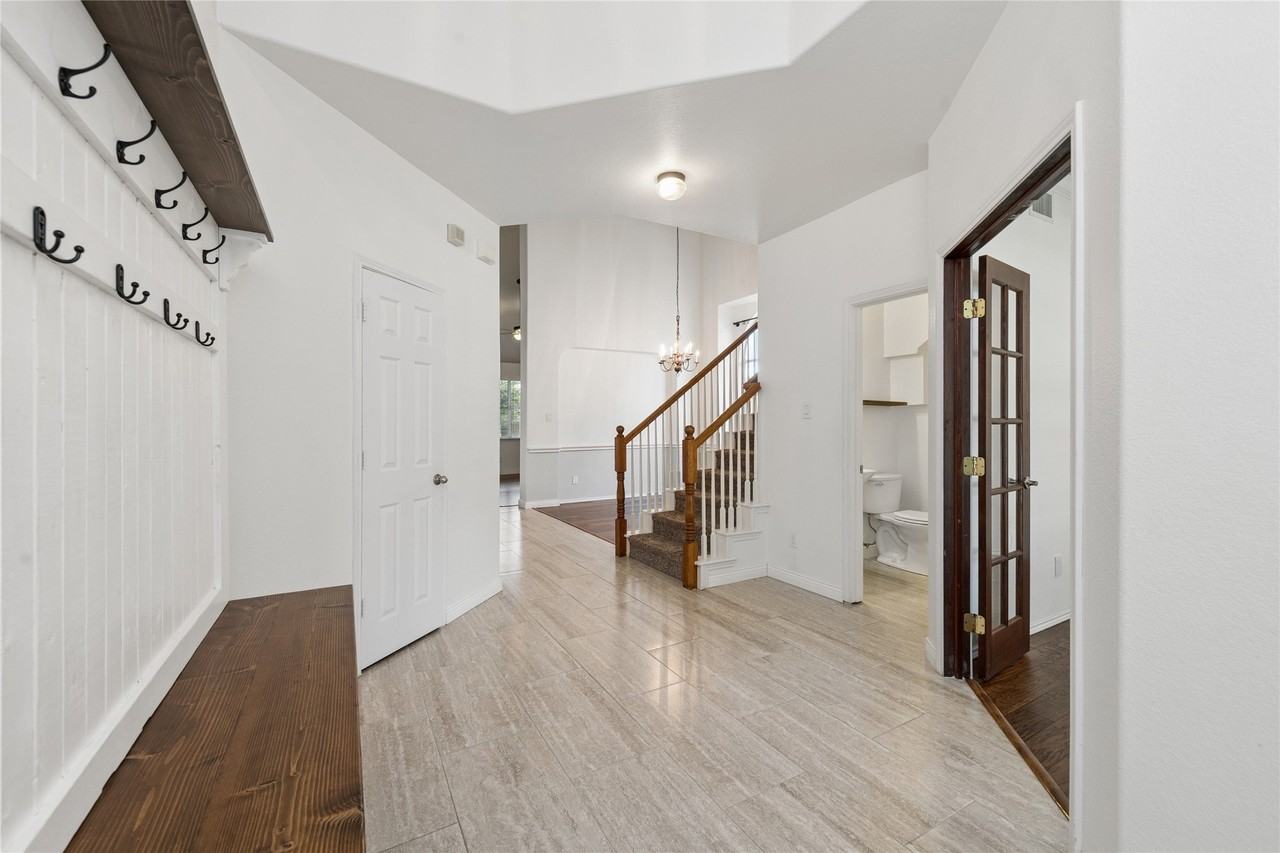 12763 Cardinal Creek Dr - Photo 6 of 37