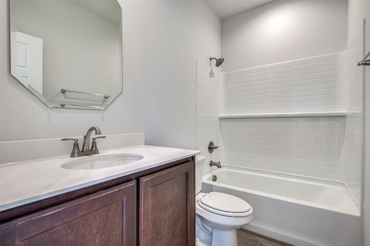 1700 Wayne Ln - Photo 7 of 8