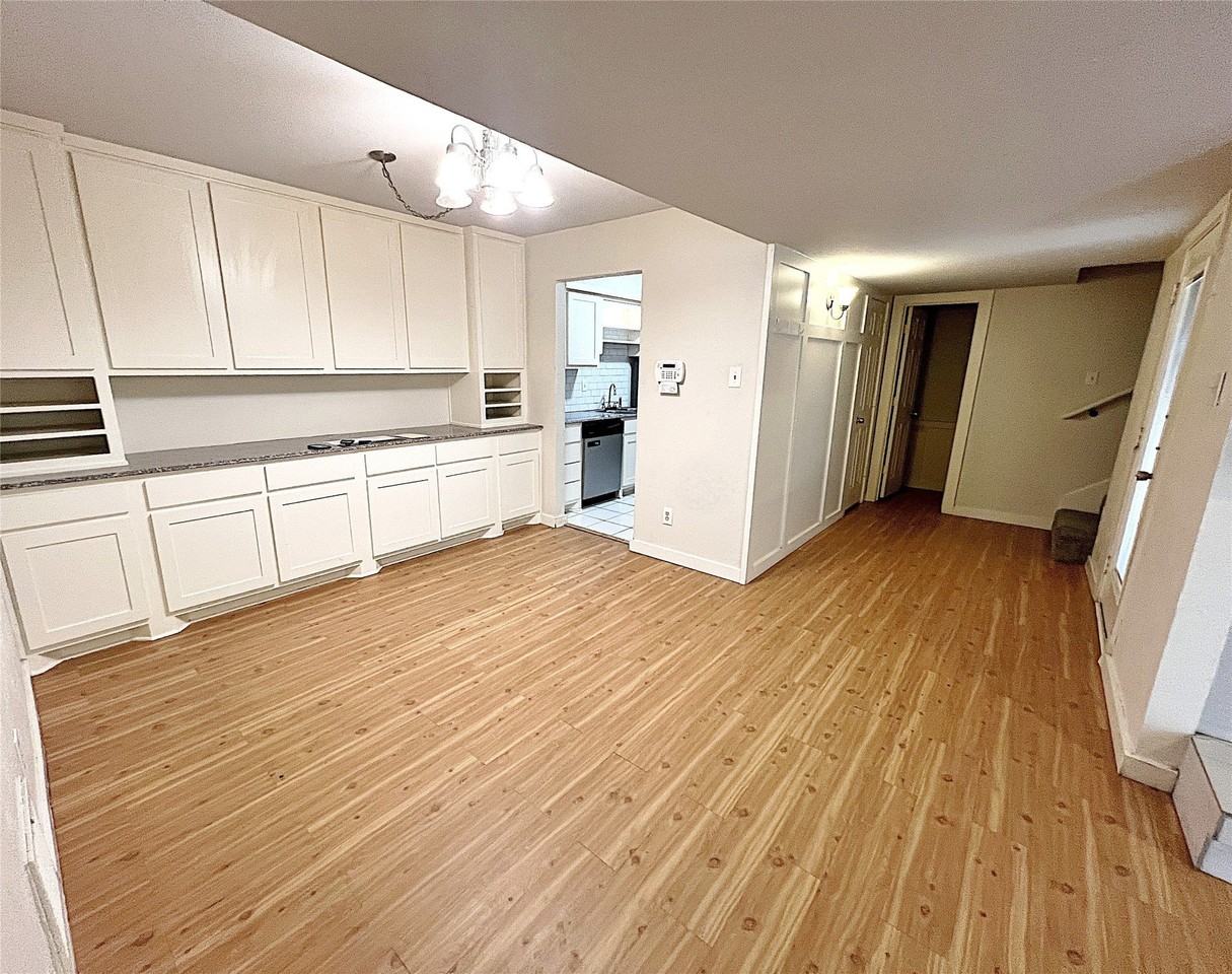 725 Cain St - Photo 3 of 10