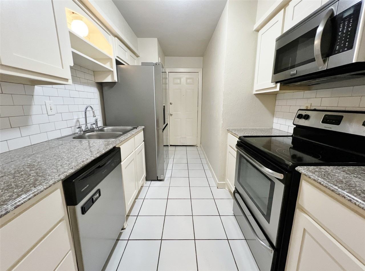 725 Cain St - Photo 4 of 10