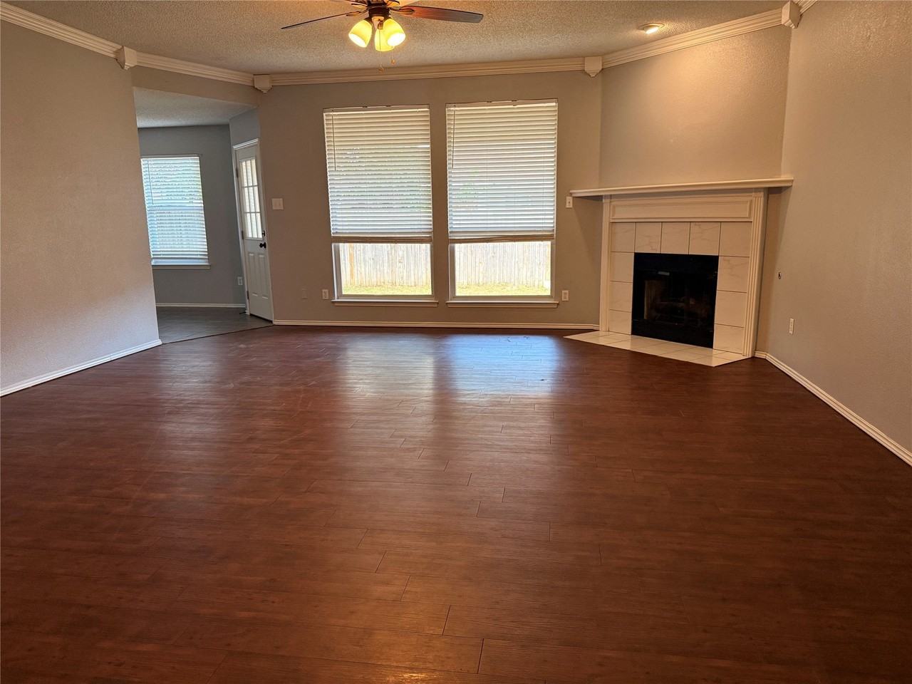 516 Lone Star St - Photo 2 of 11