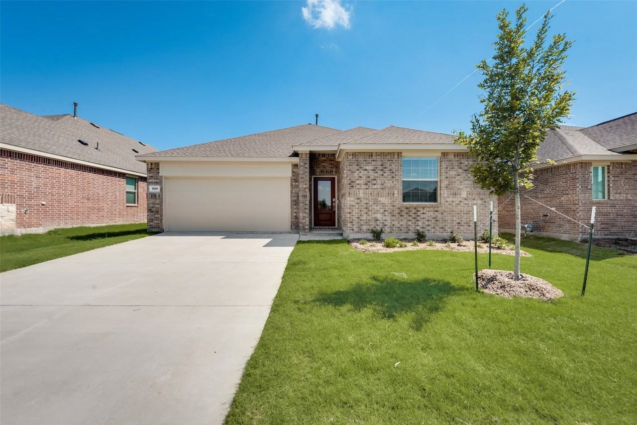1109 Sassafras Dr - Photo 2 of 21