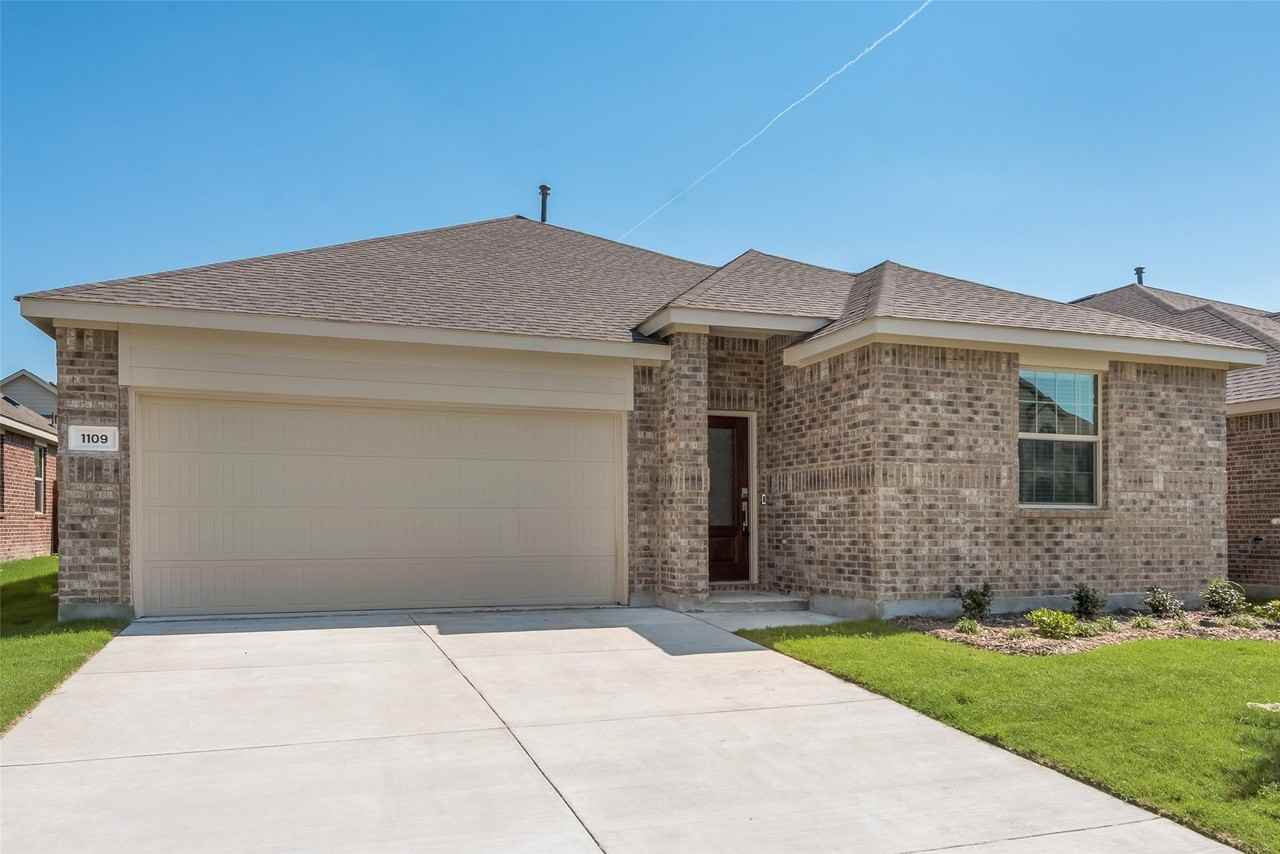1109 Sassafras Dr - Photo 4 of 21