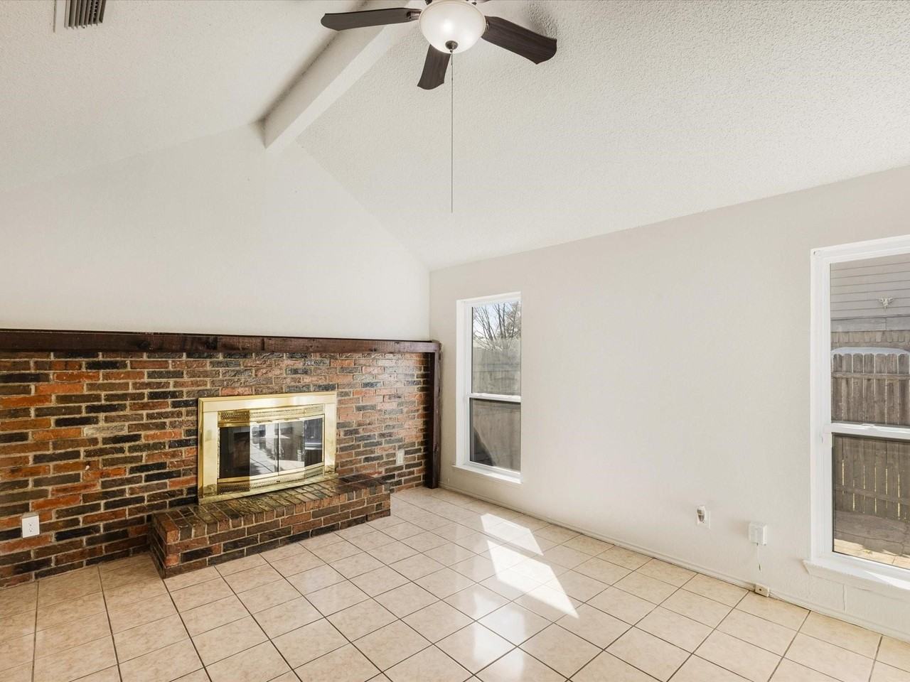 4621 Riverpark Dr - Photo 4 of 24